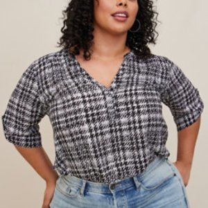 Torrid Harper Georgette Pullover 3/4 Sleeve Blouse NWT Size 1